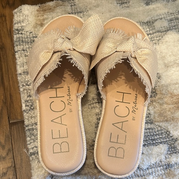 Matisse Cream Platform Sandals with Bow - Picture 2 of 4